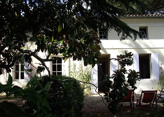 Дом отдыха La Maison De Pradier *